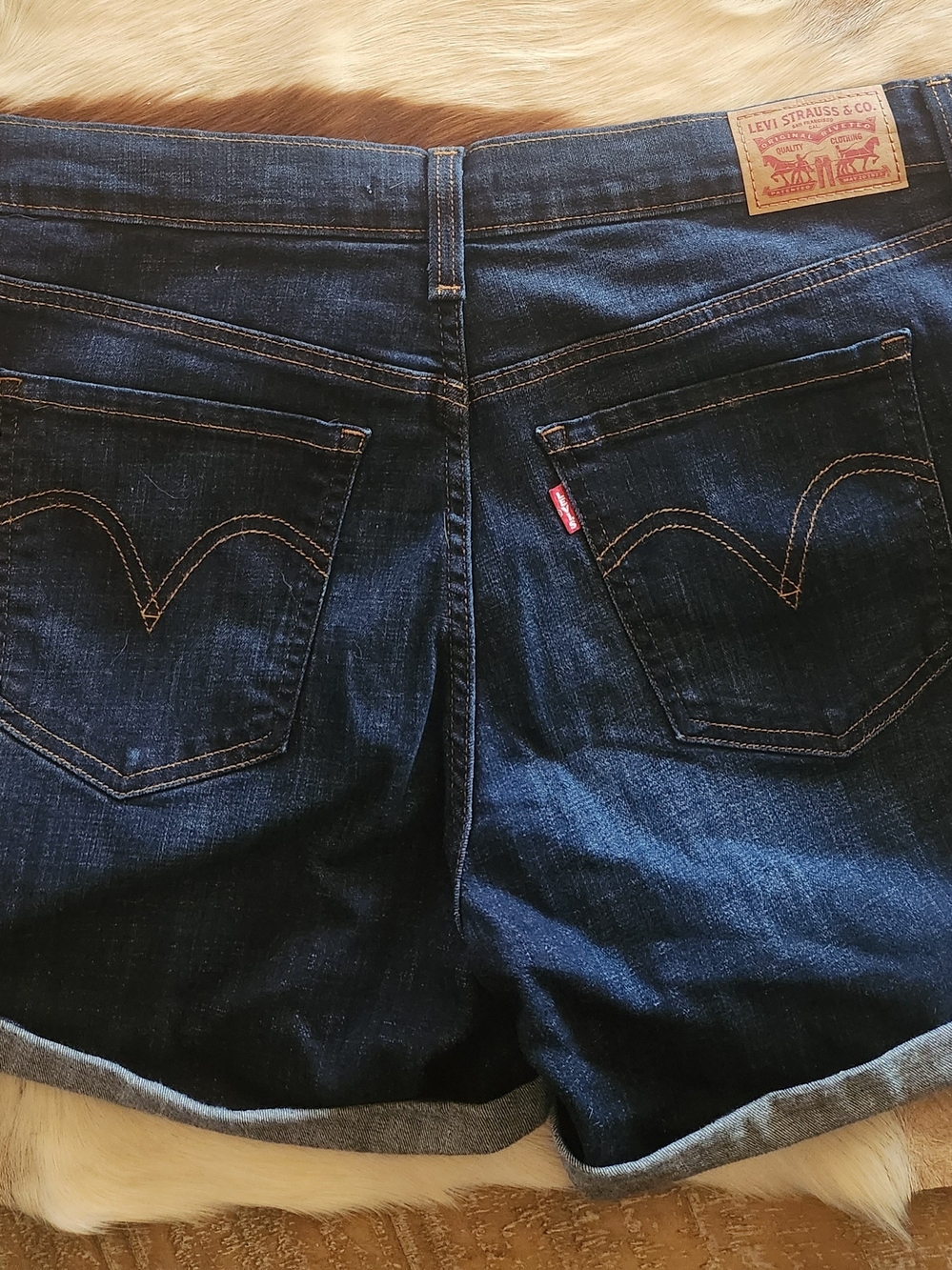 Levi's Women's Dark Indigo Rolled-Hem Denim Shorts